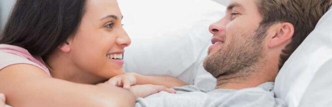 Σεξουαλικά ενεργός άνδρας με γυναίκα